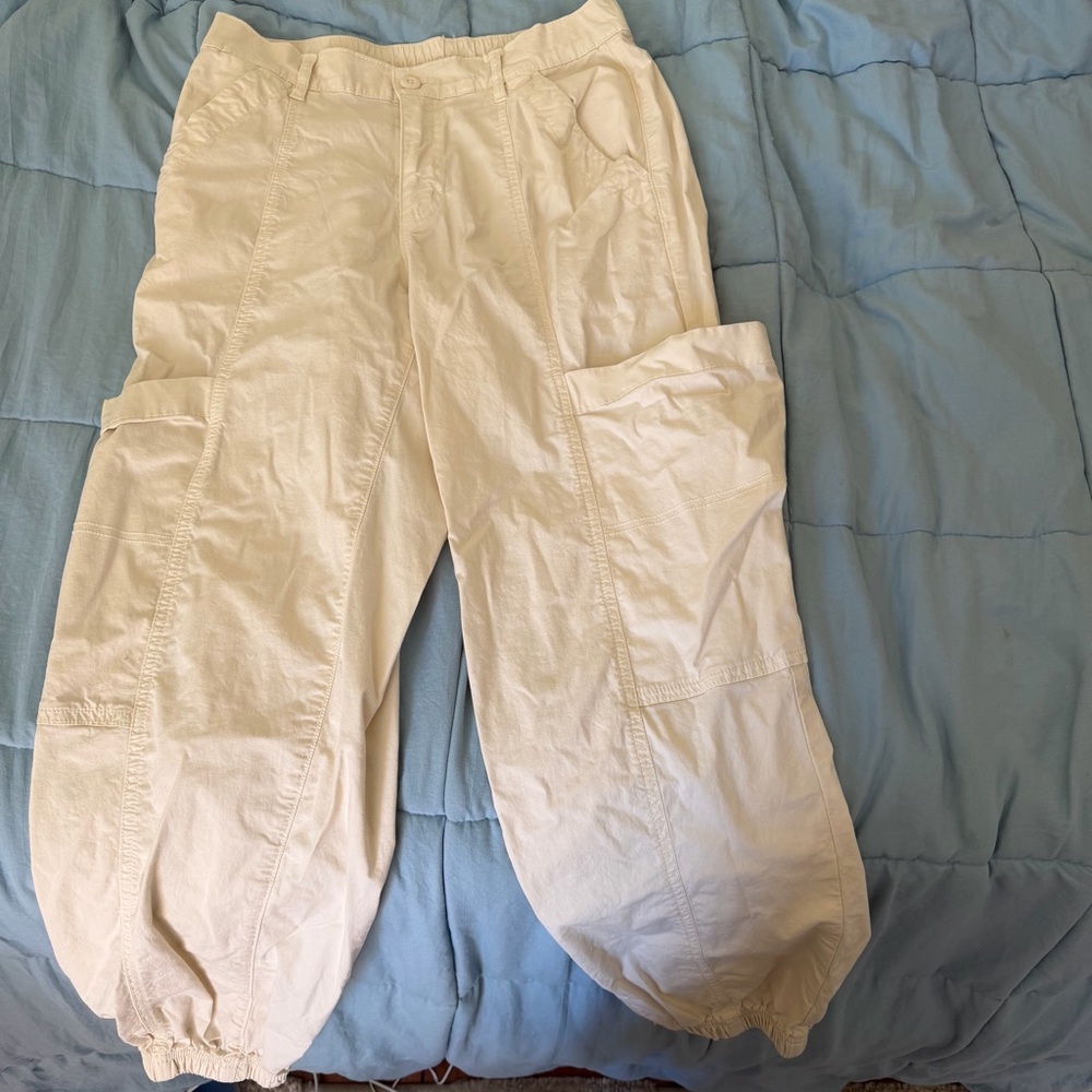 SOLD Women’s Cargo Pants - Cream